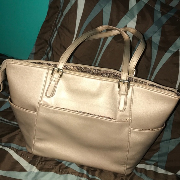 Purse - Picture 2 of 4